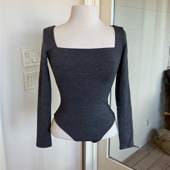 Aritzia Tops - NWT Aritzia Contour Charcoal Long Sleeve Bodysuit